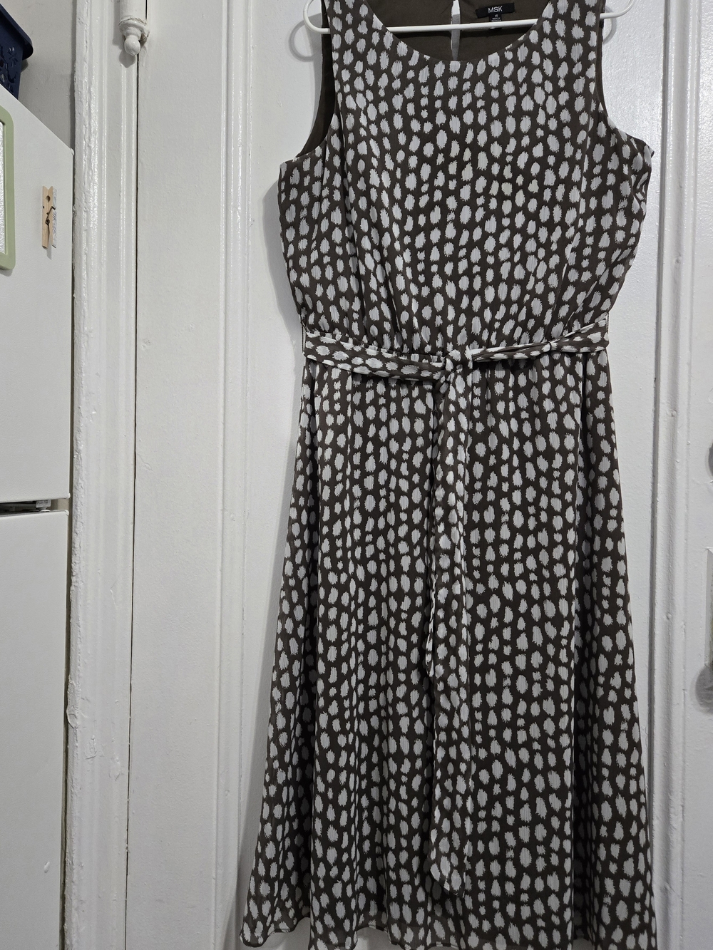 MSK Taupe/Brown & White Printed Sleeveless Belted Dress